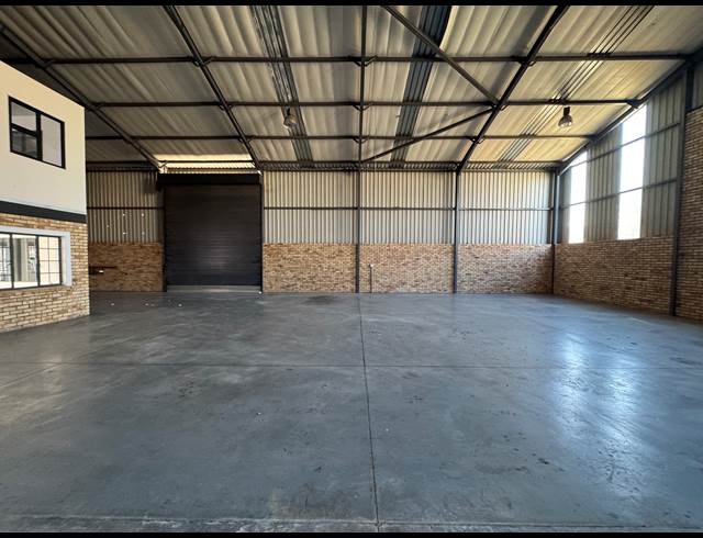 385M² WAREHOUSE TO LET IN PRINCESS AH