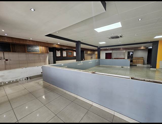 393M² RETAIL TO LET IN EPPING INDUSTRIAL