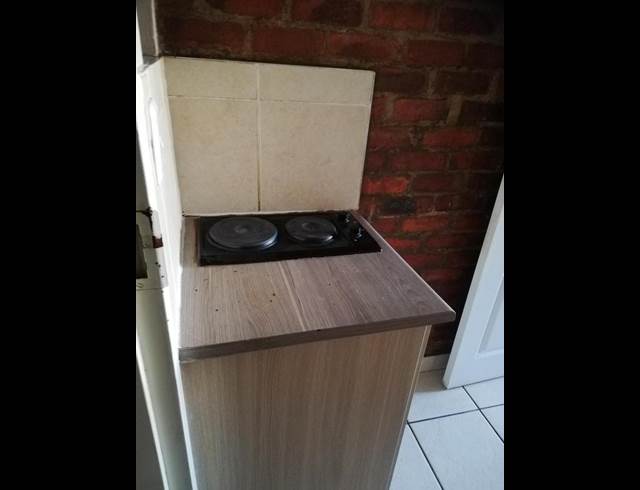 2 BEDROOM PROPERTY TO RENT IN DIE BULT