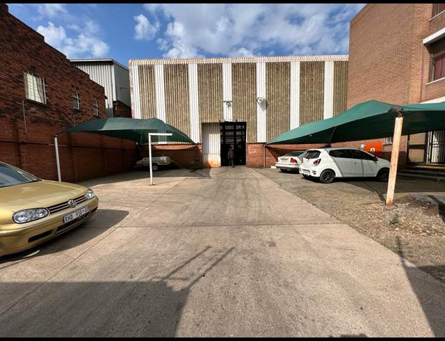 1,500M² WAREHOUSE TO LET IN DRIEHOEK