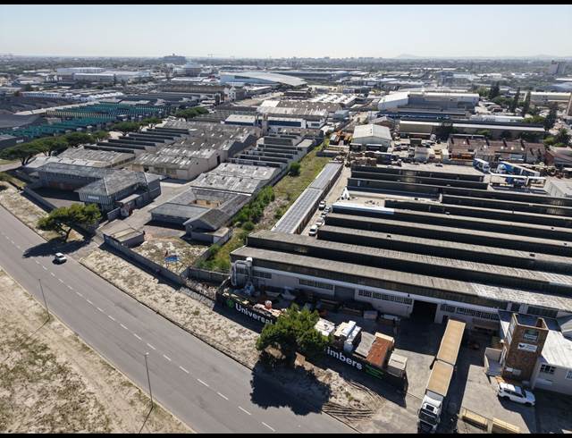 2,900M² WAREHOUSE TO LET IN EPPING INDUSTRIAL