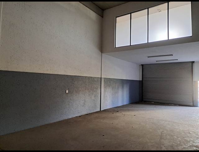 761M² WAREHOUSE TO LET IN POMONA