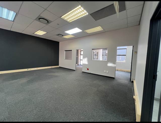 155M² OFFICE TO LET IN HIGHVELD