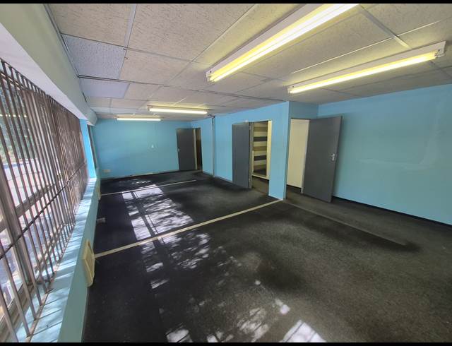 470M² FACTORY TO LET IN BENROSE