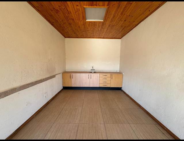 350M² WAREHOUSE TO LET IN EIKENHOF