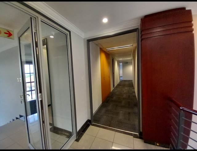626M² OFFICE TO LET IN BRYANSTON