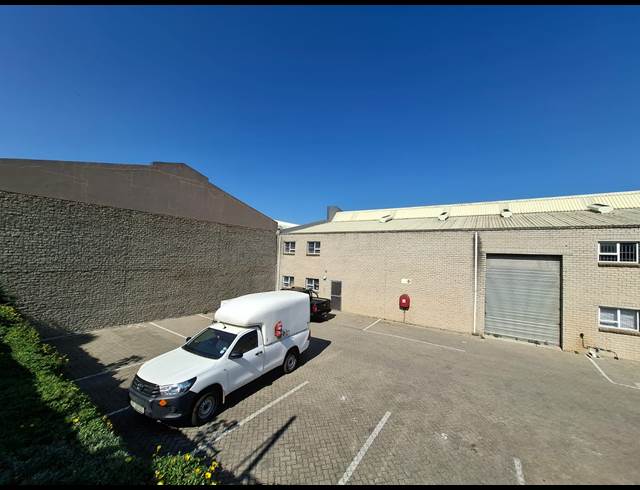 339M² WAREHOUSE TO LET IN FISANTEKRAAL INDUSTRIAL