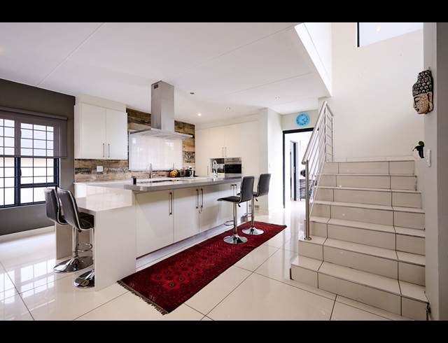 5 BEDROOM HOUSE RENTED IN BRYANSTON
