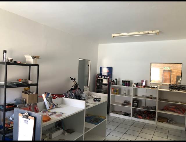 328M² WAREHOUSE TO LET IN BARTLETT