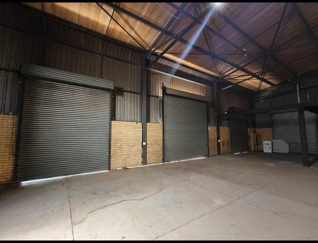 952M² WAREHOUSE TO LET IN HENNOPSPARK