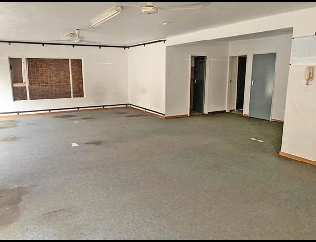 800M² WAREHOUSE TO LET IN SEBENZA