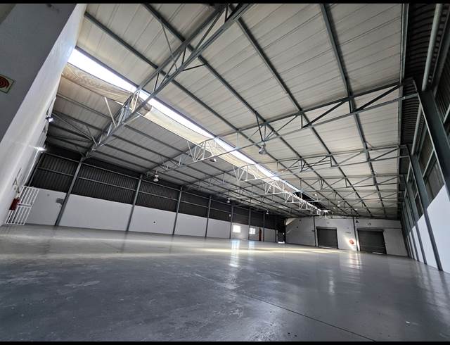 1,145M² WAREHOUSE TO LET IN HALFWAY HOUSE