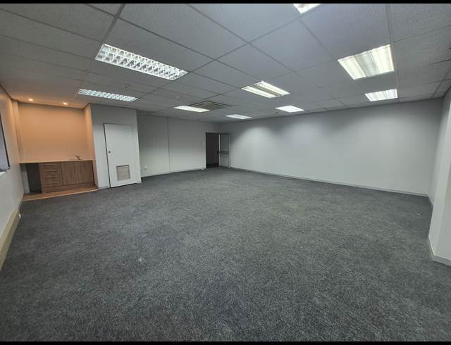 80M² OFFICE TO LET IN WOODMEAD