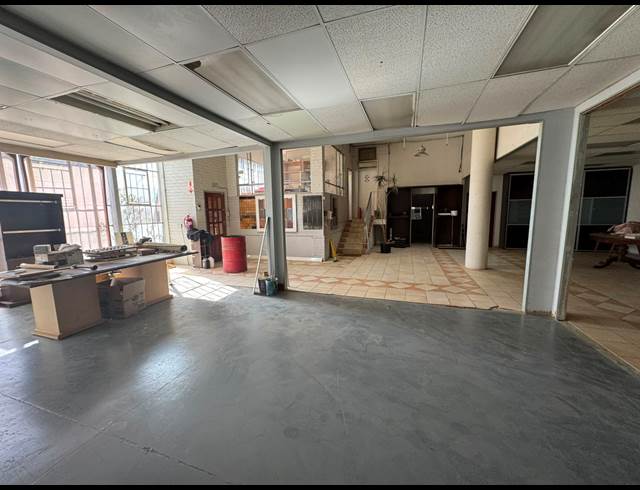 1,850M² WAREHOUSE TO LET IN BOOYSENS RESERVE