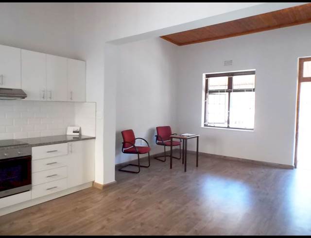 2 bed property to rent in WOODSTOCK