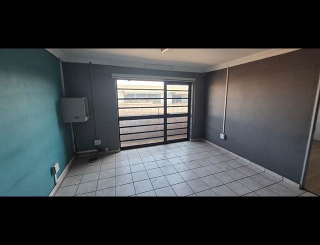 343M² WAREHOUSE TO LET IN ANDERBOLT