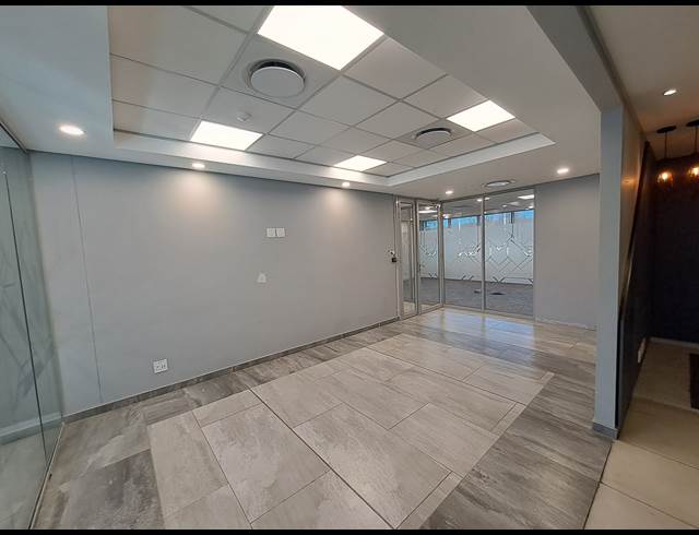1,200M² OFFICE TO LET IN WAVERLEY