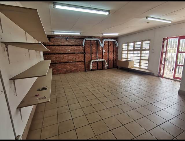 41.20M² RETAIL TO LET IN VALHALLA
