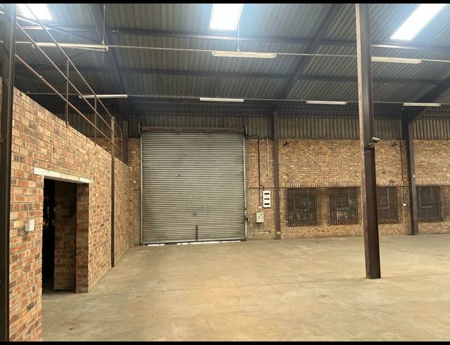 950M² WAREHOUSE TO LET IN AMALGAM