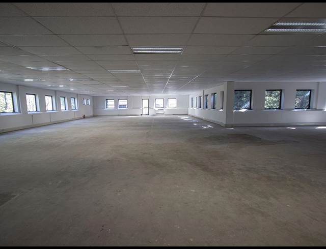 10,000M² OFFICE TO LET IN SANDOWN