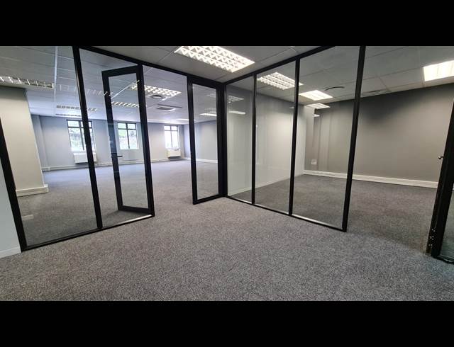 175M² OFFICE TO LET IN WESTLAKE