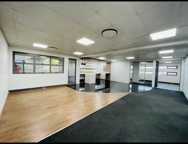227M² OFFICE TO LET IN MIDRIDGE PARK
