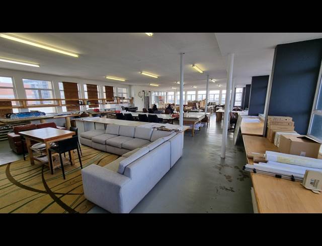 250M² BUSINESS TO LET IN WOODSTOCK