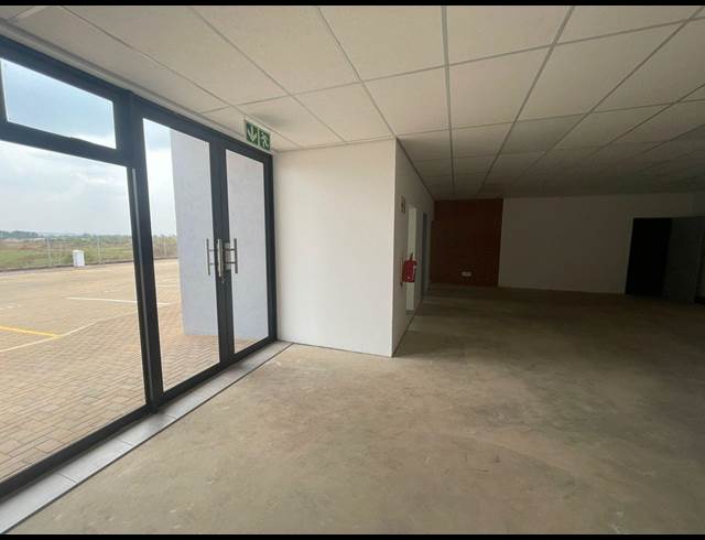 601M² WAREHOUSE TO LET IN CLAYVILLE
