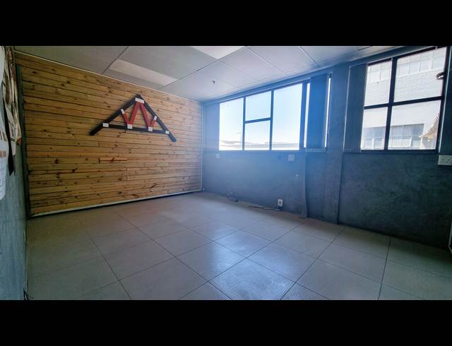 1,061M² TRAINING FACILITY TO LET IN CONGELLA