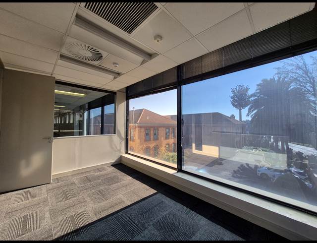 267M² OFFICE TO LET IN WAVERLEY