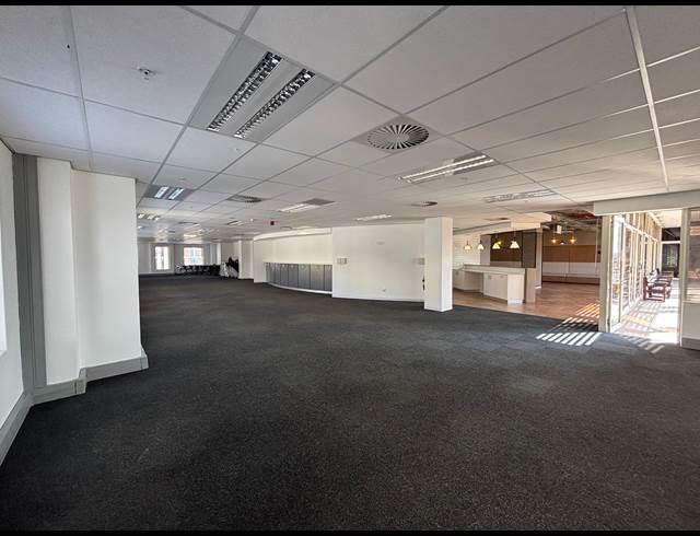 979M² OFFICE TO LET IN CAPE TOWN CITY CENTRE