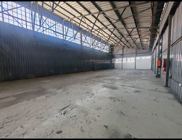352M² WAREHOUSE TO LET IN CITY DEEP