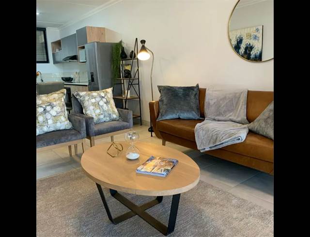 2 bed property to rent in VREDEKLOOF HEIGHTS