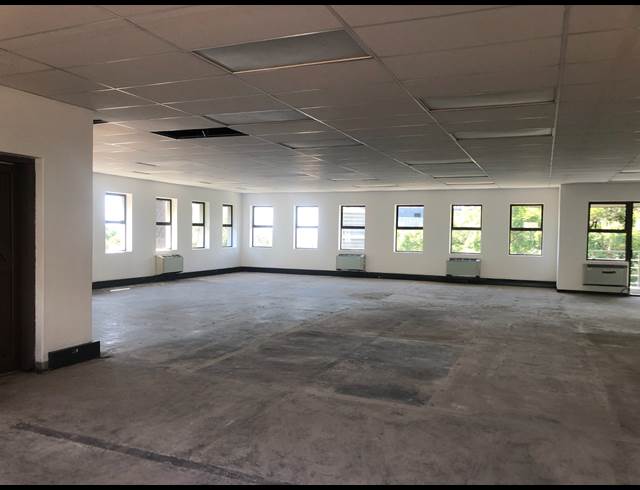 346M² OFFICE TO LET IN HYDE PARK