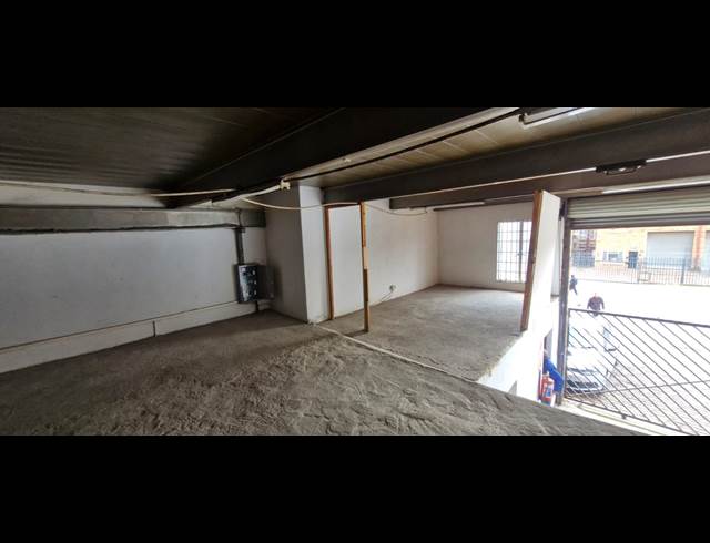 225M² WAREHOUSE TO LET IN TROYEVILLE