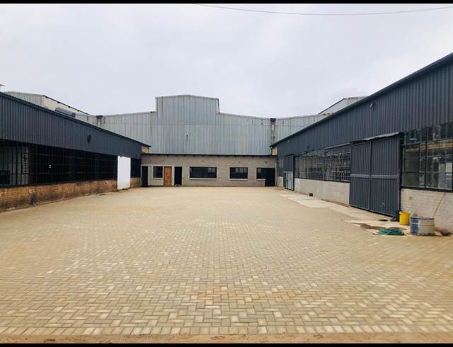 600M² WAREHOUSE TO LET IN CHAMDOR