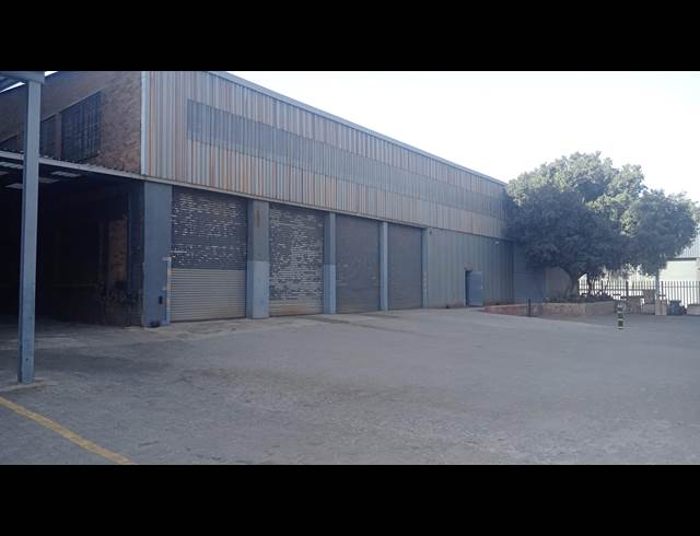 2,722M² FACTORY TO LET IN BENROSE