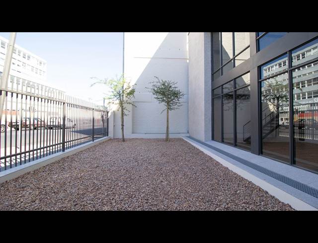 600M² BUILDING TO LET IN WOODSTOCK