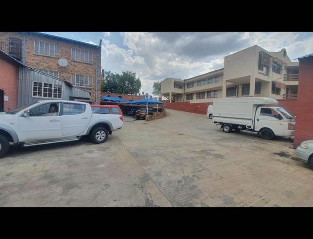 57M² BUILDING TO LET IN BOOYSENS RESERVE