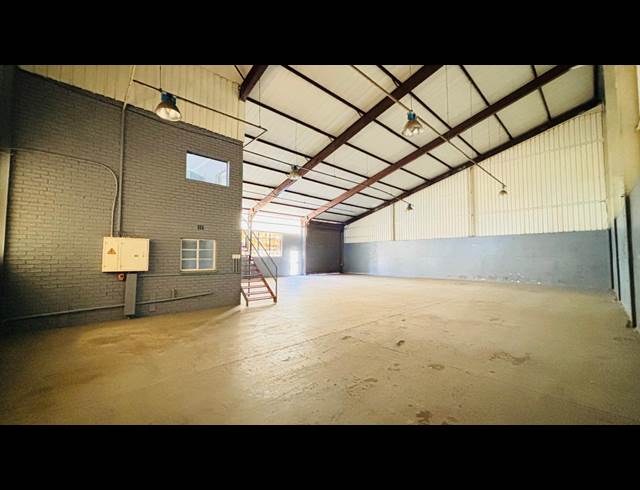 408M² WAREHOUSE TO LET IN ROBERTVILLE