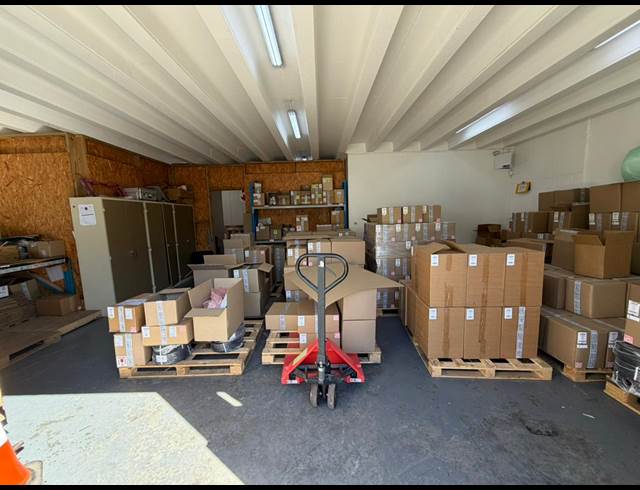 200M² WAREHOUSE TO LET IN OTTERY