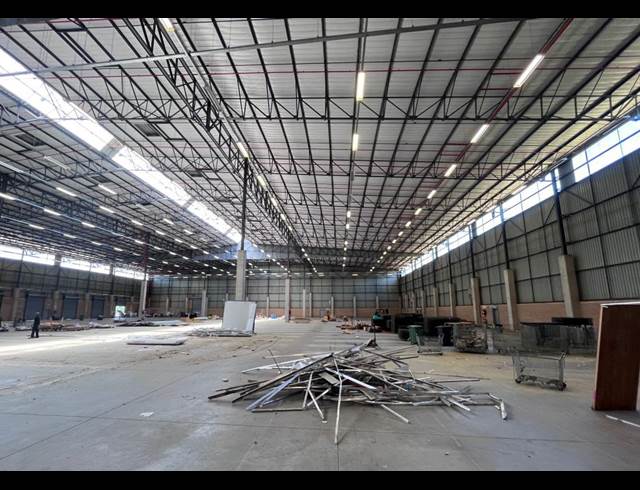 7,460M² WAREHOUSE TO LET IN MEADOWDALE