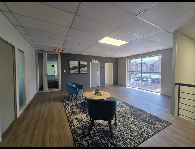 231M² OFFICE TO LET IN HALFWAY HOUSE
