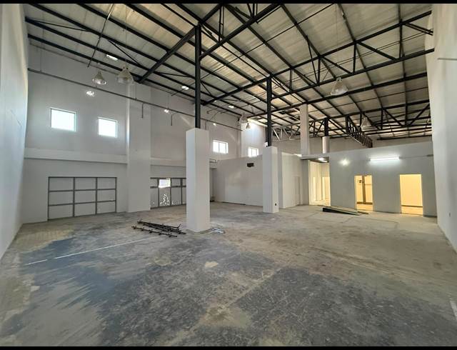 915M² RETAIL TO LET IN LASER PARK