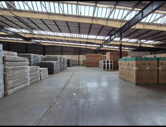 32,965M² WAREHOUSE TO LET IN ROODEKOP
