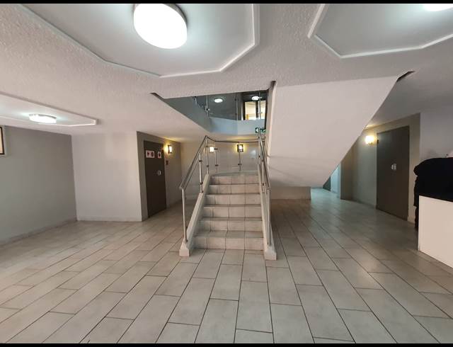 400M² OFFICE TO LET IN HATFIELD