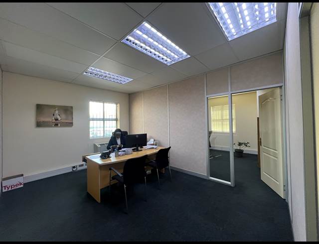 65M² OFFICE TO LET IN HIGHVELD