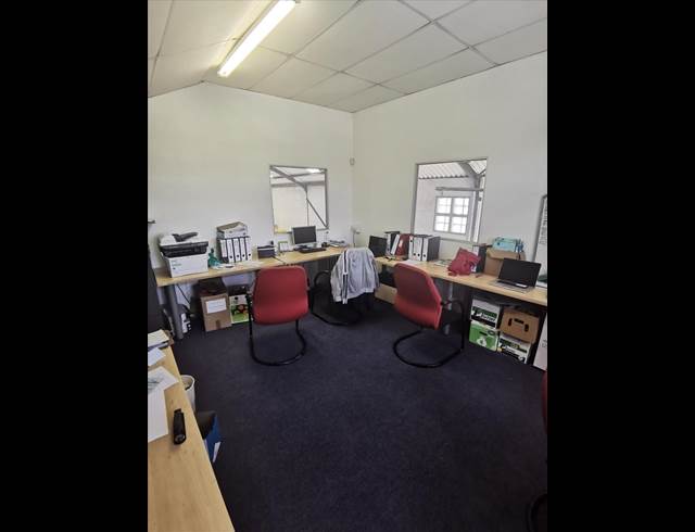 234M² WAREHOUSE TO LET IN AIRPORT INDUSTRIA
