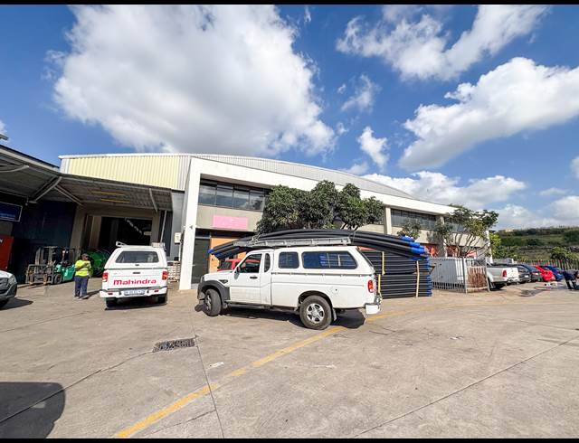1,671M² WAREHOUSE TO LET IN RIVERHORSE VALLEY