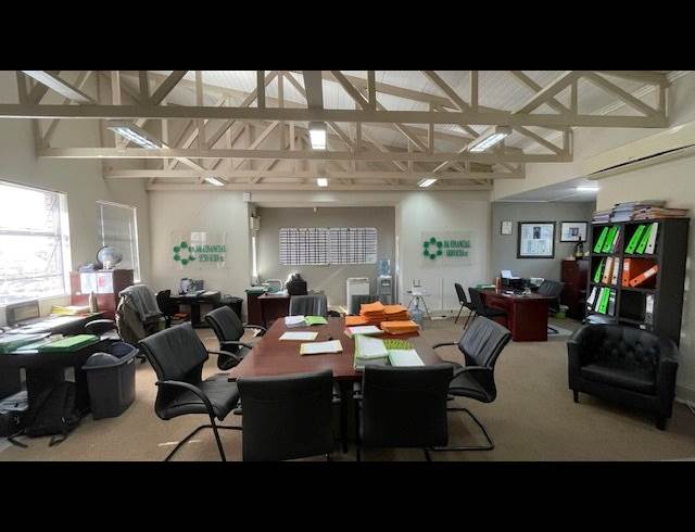 100M² OFFICE TO LET IN RYNFIELD